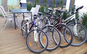 Nadmorski apartament z ogrodem